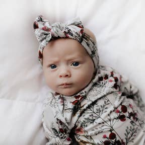 Baby gown with hat or bow